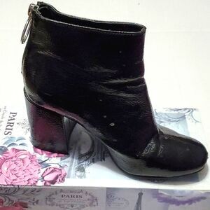 Forever 21 Retro Grunge Goth Black Faux Pebbled Patent Leather Chunky Boots